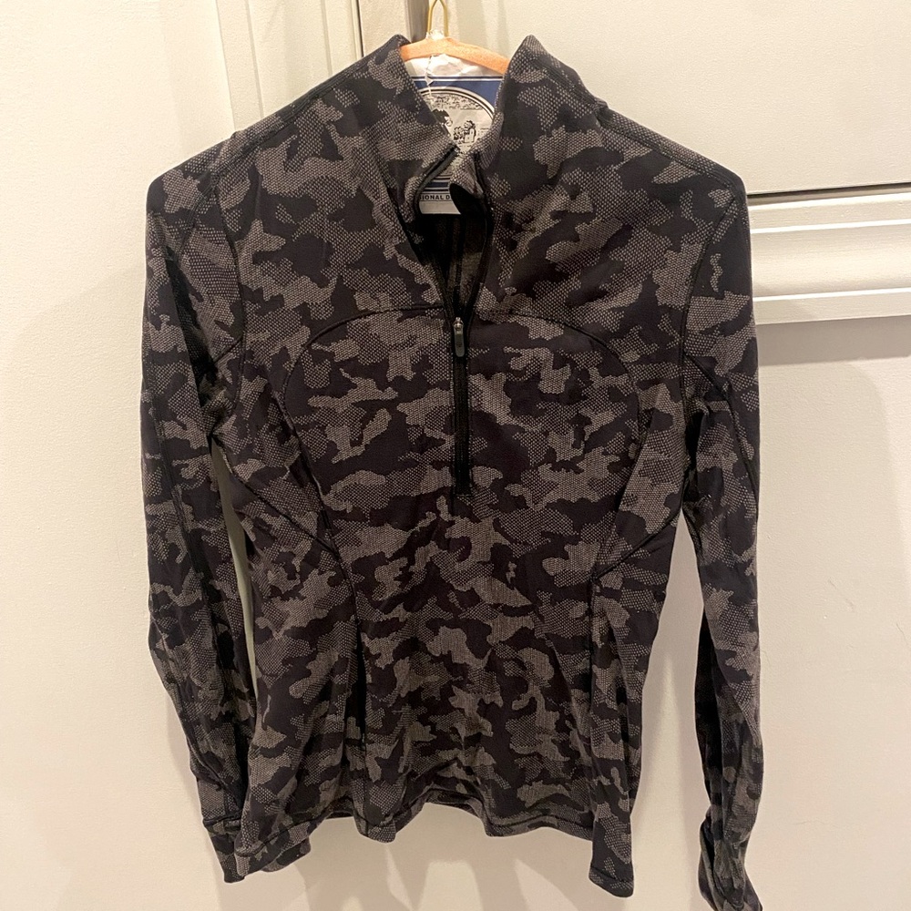 Lululemon dark grey half zip size 8